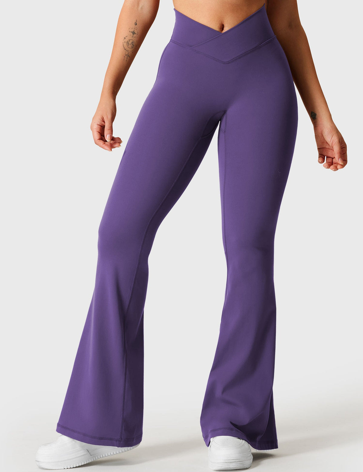 Leggings Movaelle CoreFlex flare con cintura en V