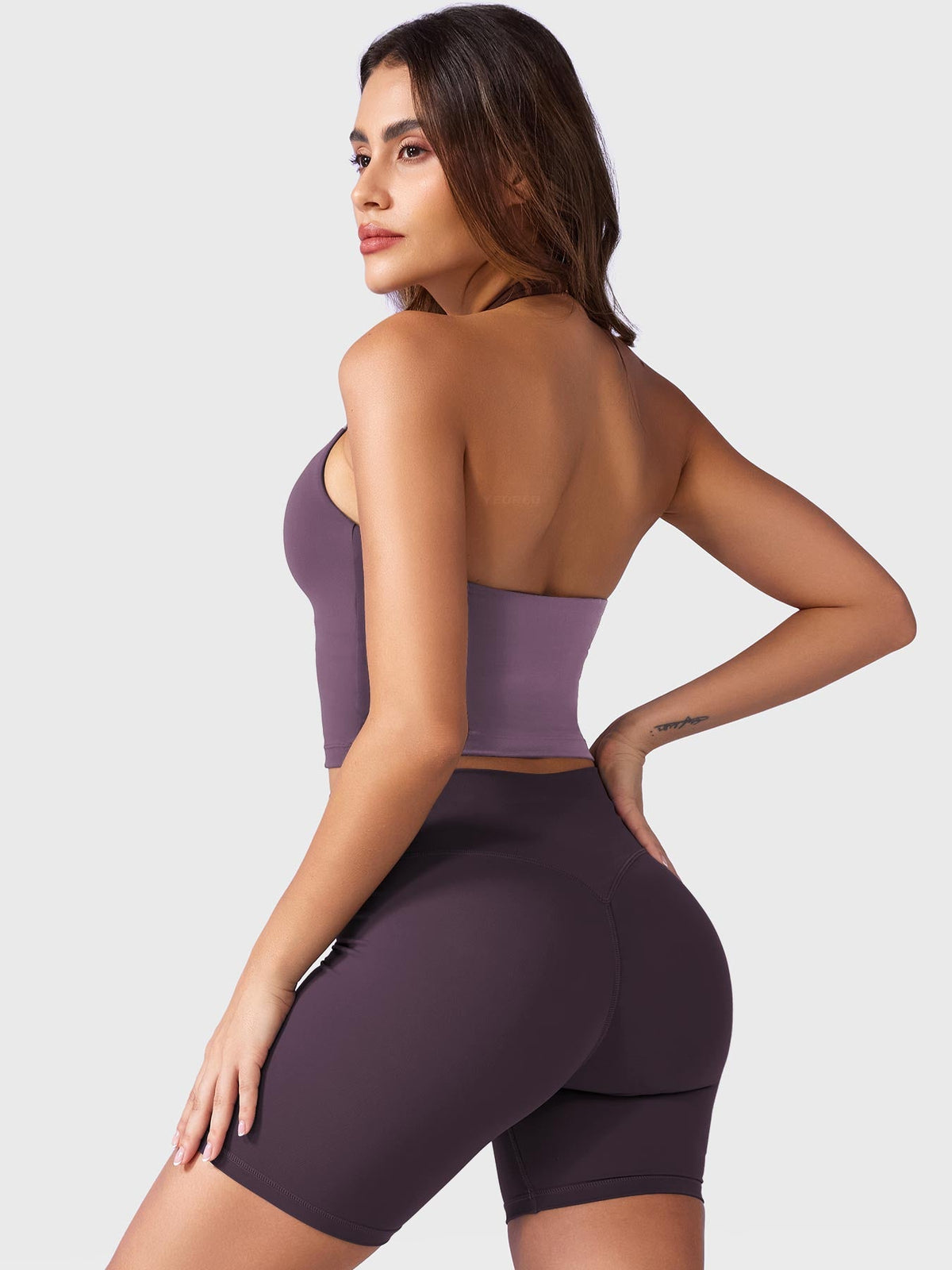 Camiseta de tirantes Movaelle CoreFlex halter con colgante