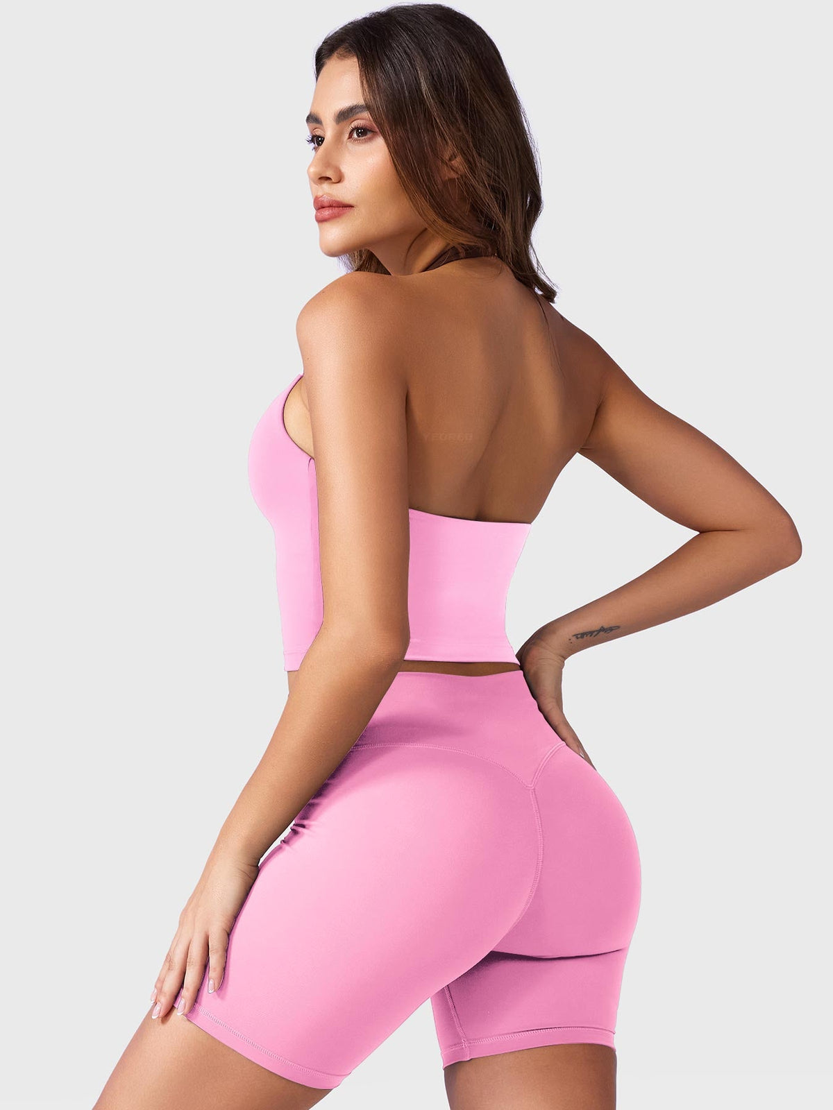 Camiseta de tirantes Movaelle CoreFlex halter con colgante