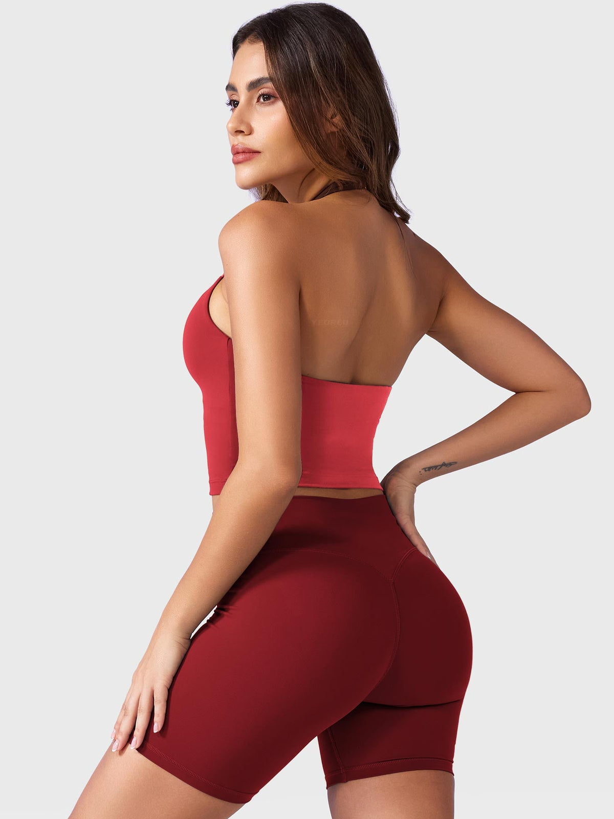 Camiseta de tirantes Movaelle CoreFlex halter con colgante