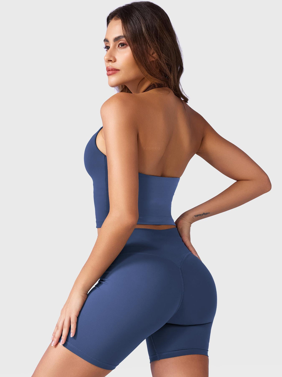 Camiseta de tirantes Movaelle CoreFlex halter con colgante