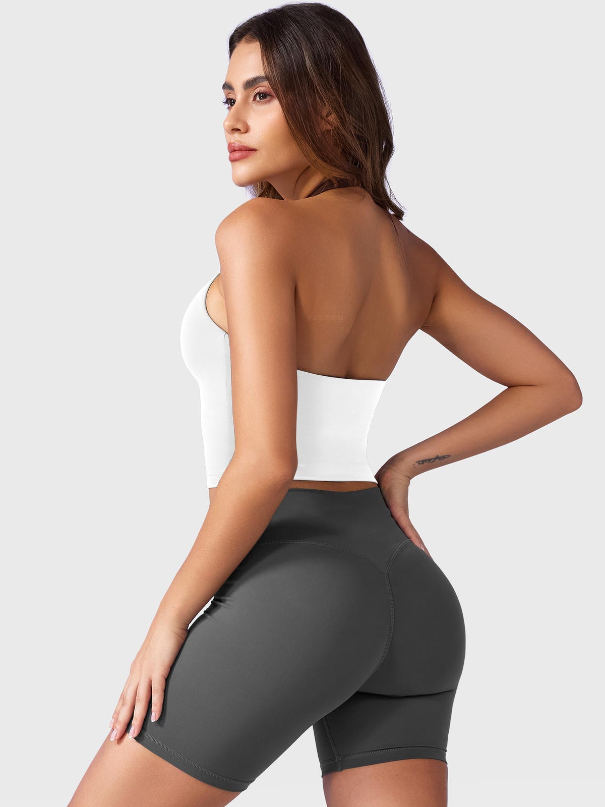 Camiseta de tirantes Movaelle CoreFlex halter con colgante