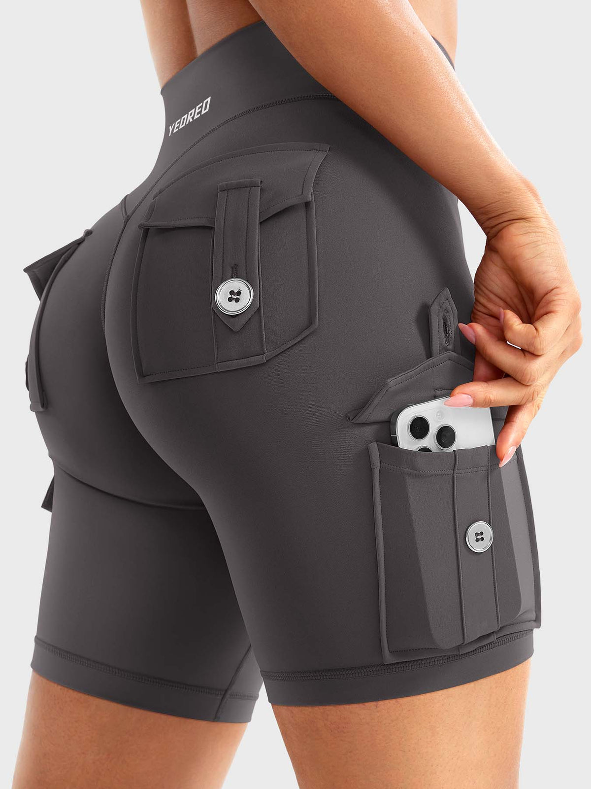Short Movaelle CoreFlex cargo fruncido oculto