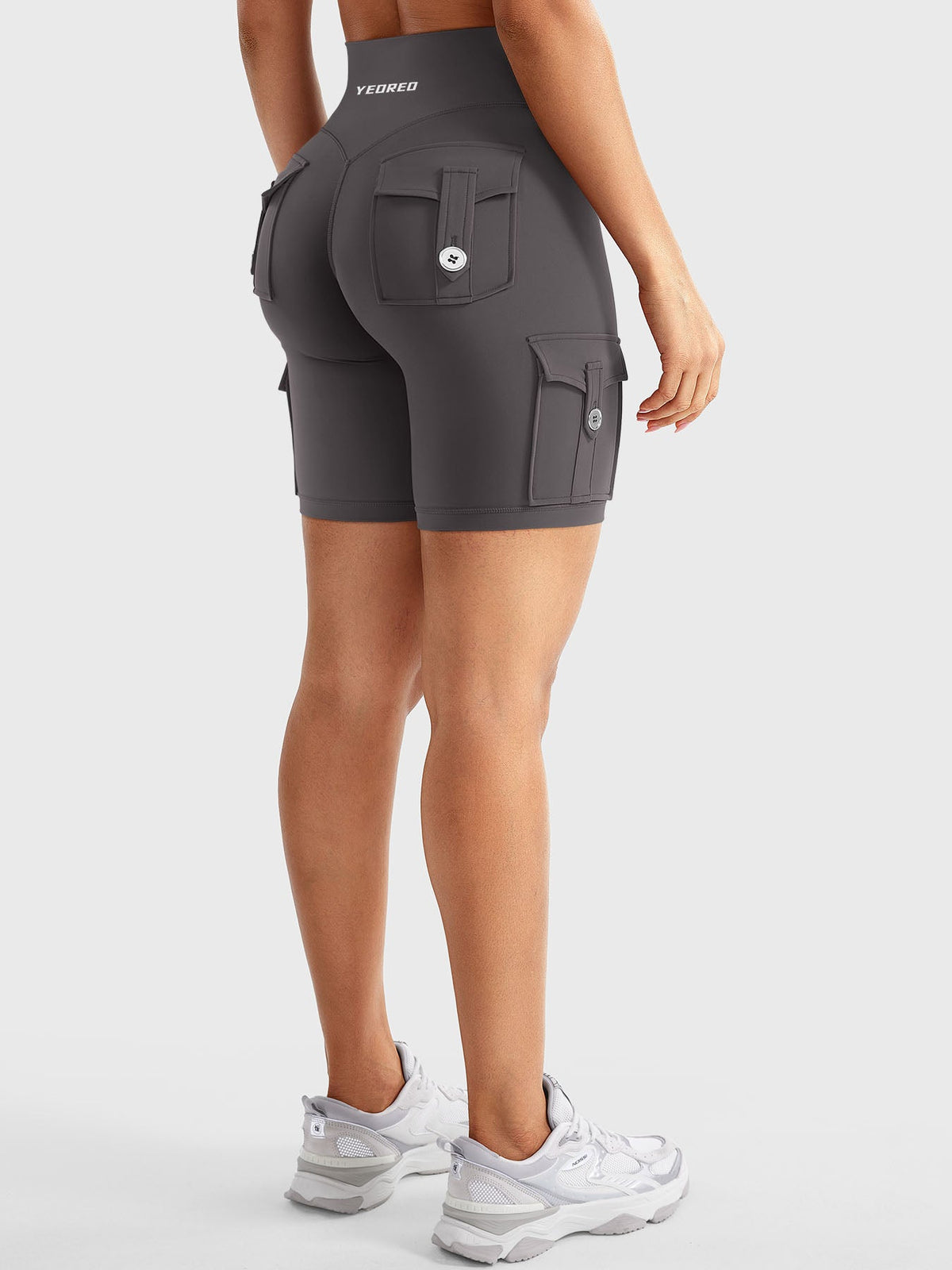 Short Movaelle CoreFlex cargo fruncido oculto