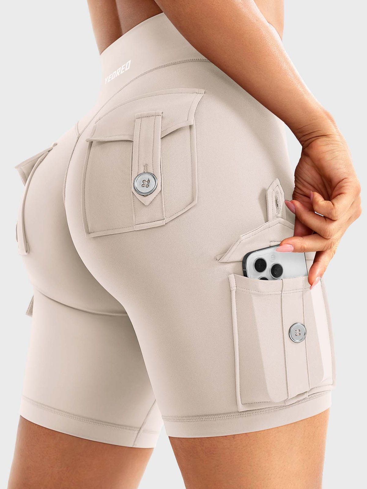 Short Movaelle CoreFlex cargo fruncido oculto