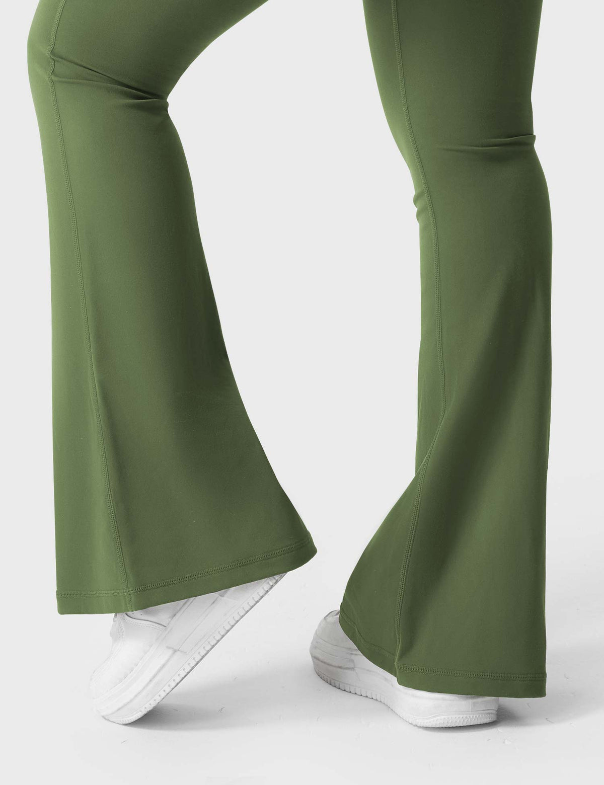 Leggings Movaelle CoreFlex acampanados con bolsillos