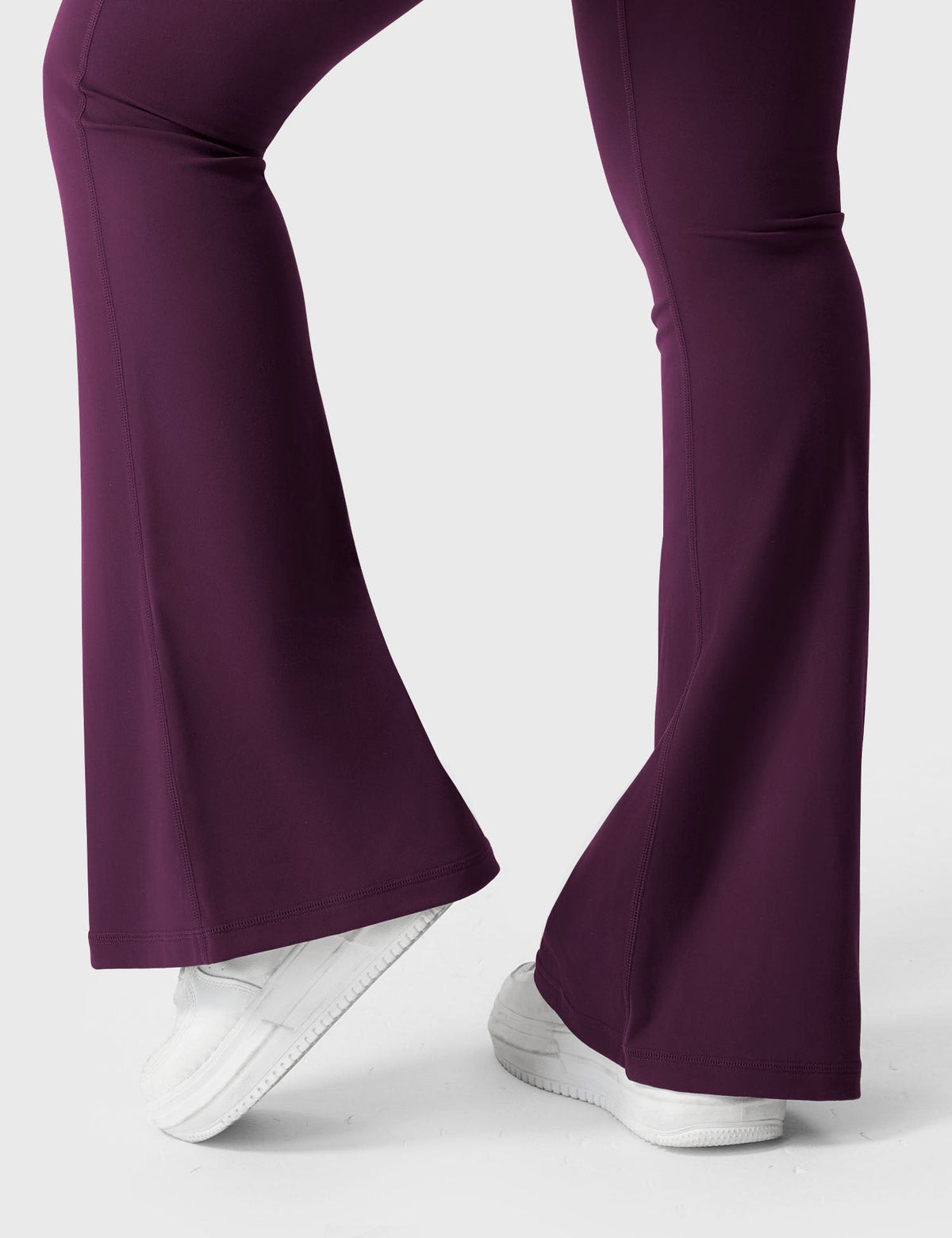 Leggings Movaelle CoreFlex acampanados con bolsillos