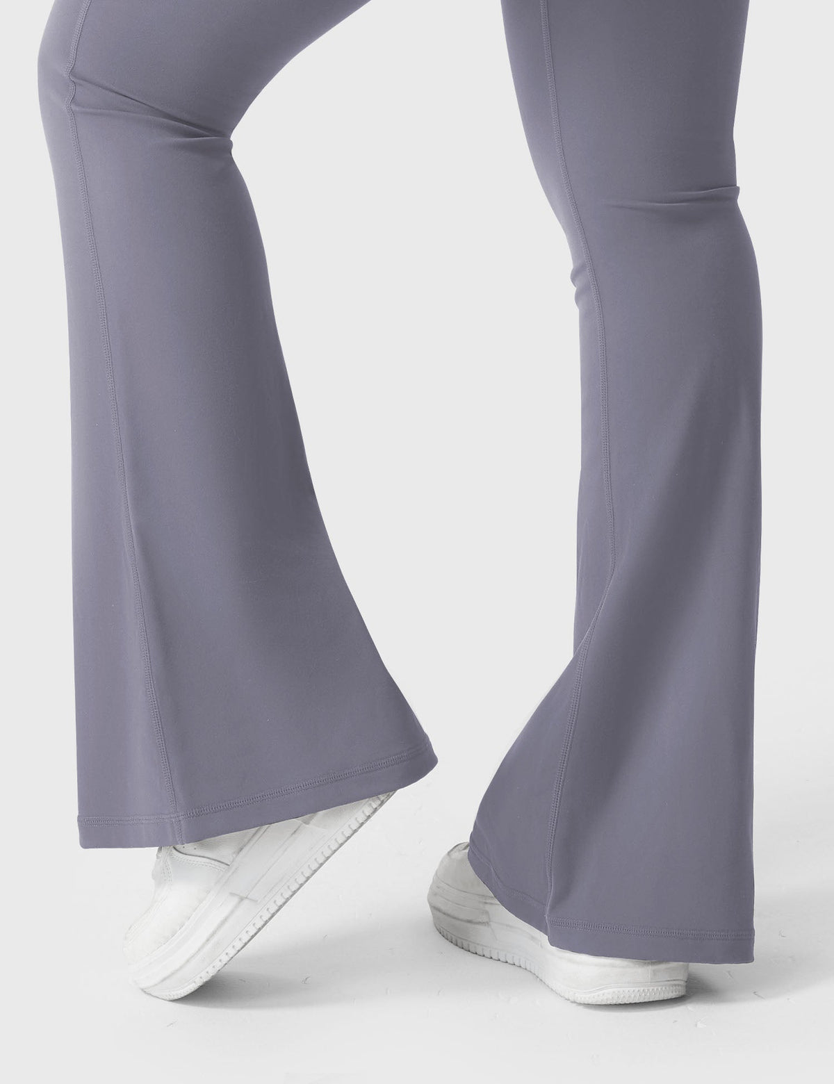 Leggings Movaelle CoreFlex acampanados con bolsillos