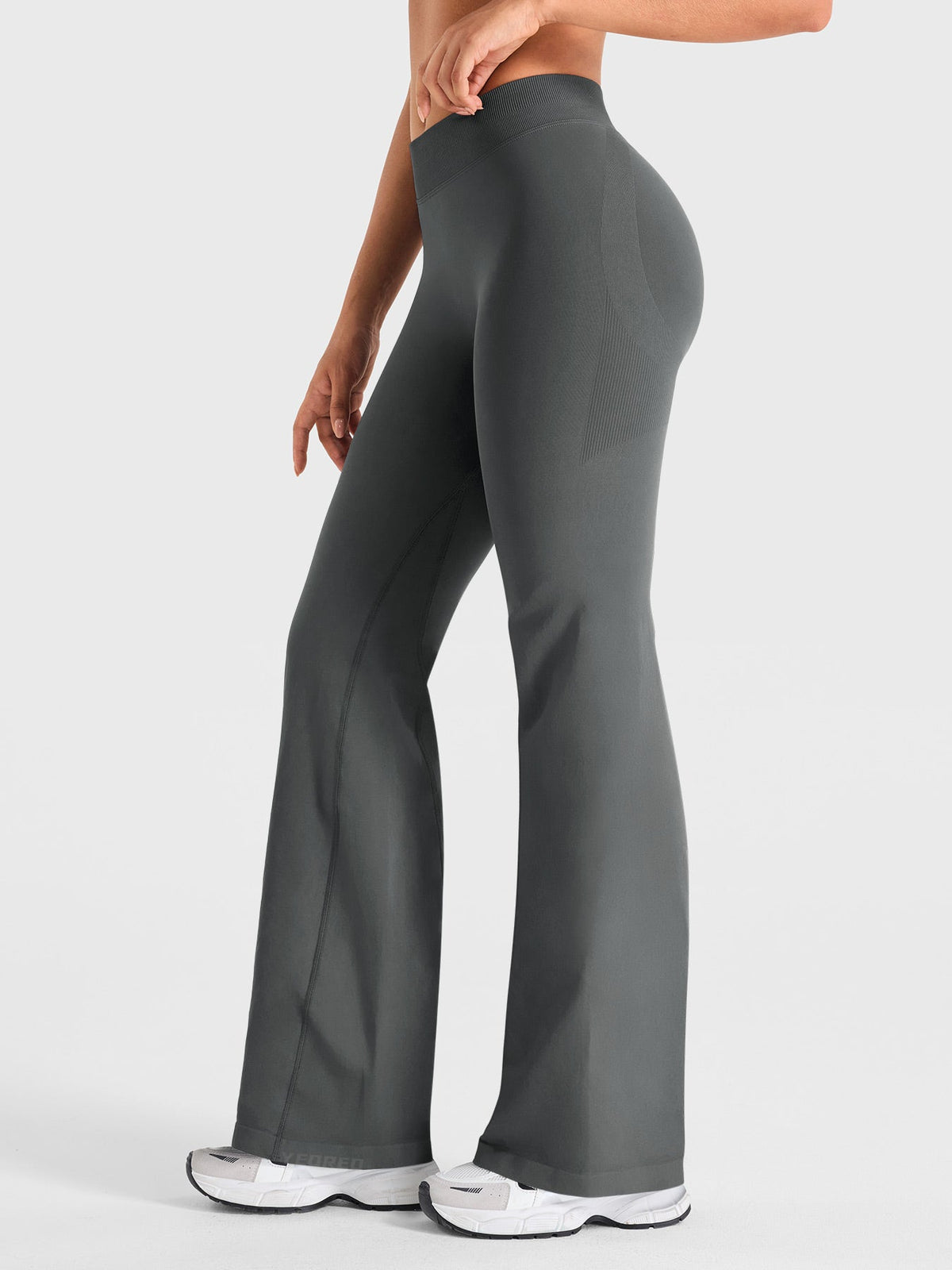 Leggings Movaelle Contour acampanados con scrunch invisible