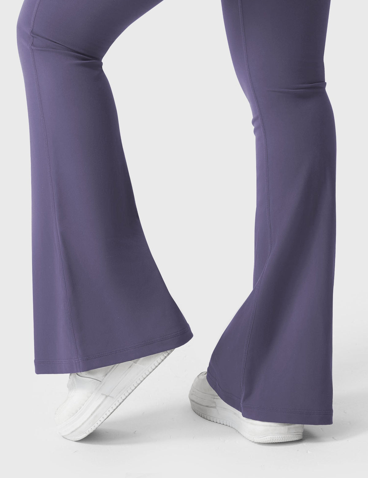 Leggings Movaelle CoreFlex acampanados con bolsillos
